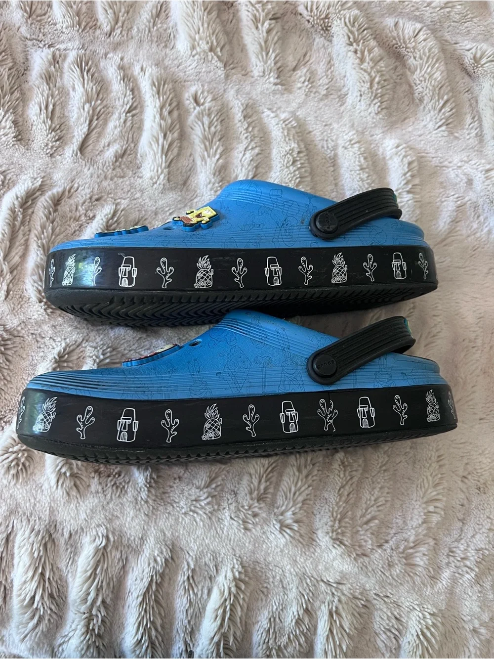 CROCS OFF court clog  SpongeBob